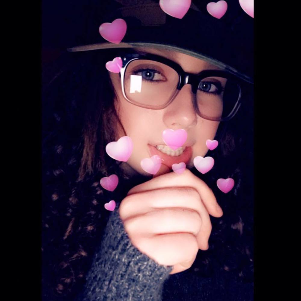 Meet your Posher, Mia